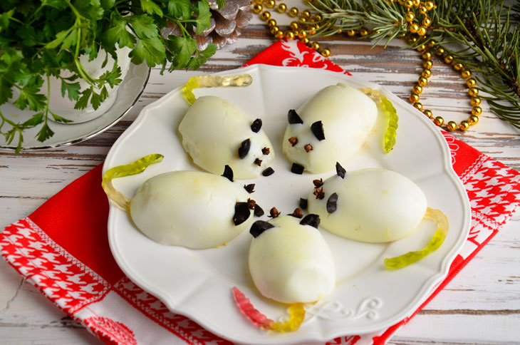 Яйца «Мышки» с копченой курицей Яйца «Мышки» с копченой курицей