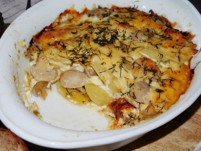​Картофель в духовке с сыром и грибами
