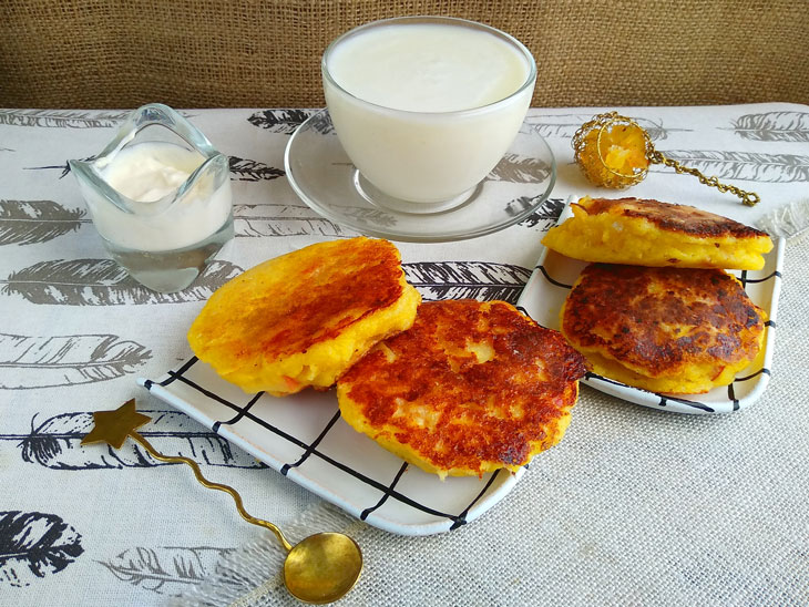 Сырники с яблоками Сырники с яблоками