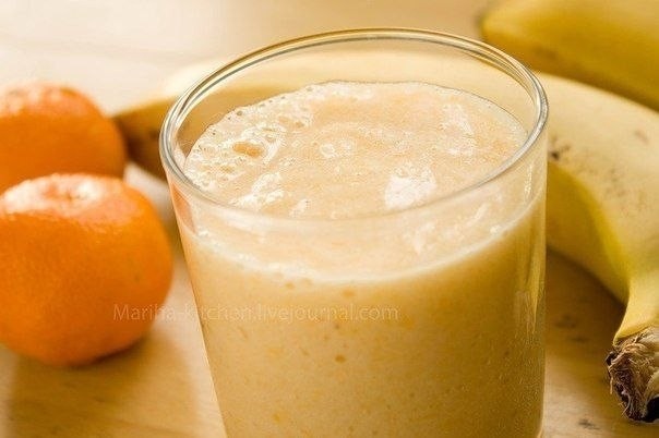 Смузи с бананом и мандарином Смузи с бананом и мандарином