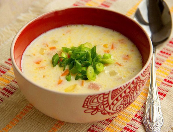 ​Сырный суп с ветчиной и овощами