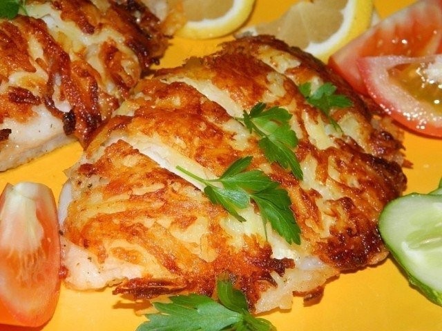 ​Рыба в сырно-картофельной "шубе"