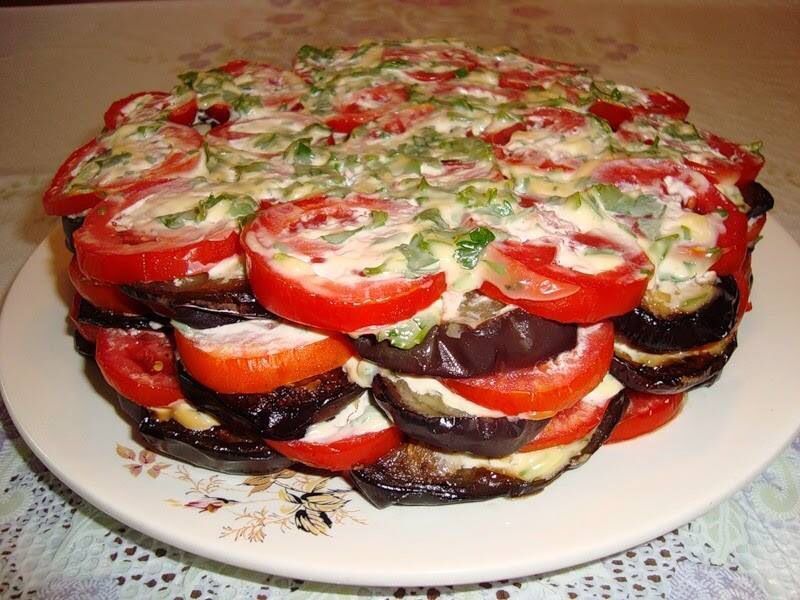 Торт из баклажан с помидорами