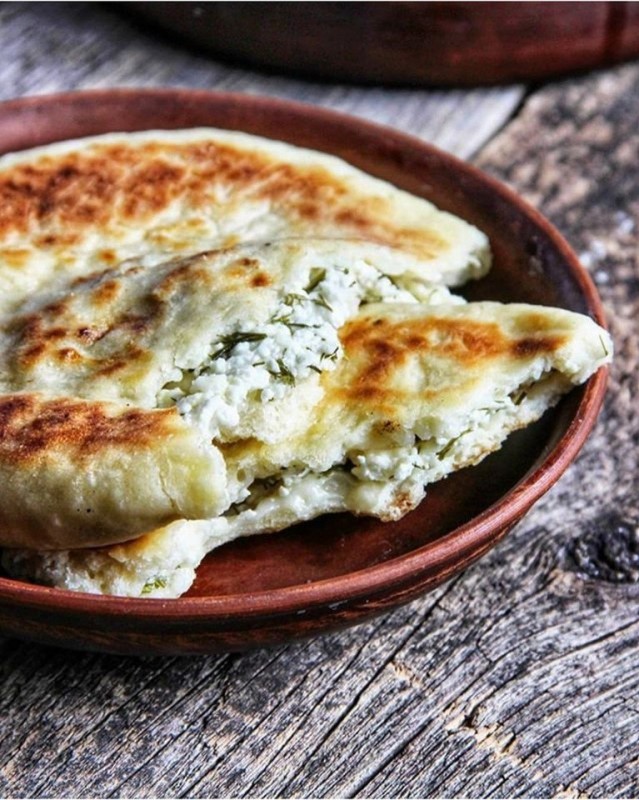 Лепёшки с творогом и зеленью Лепёшки с творогом и зеленью