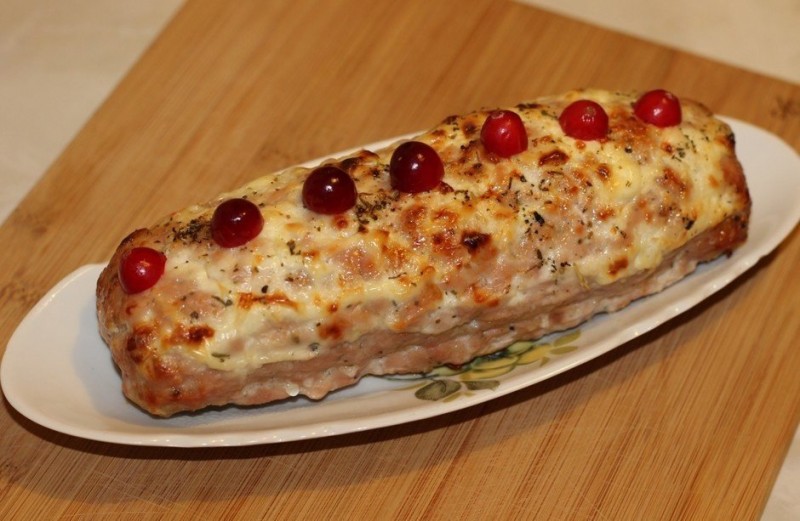 Мясной рулет с клюквой Мясной рулет с клюквой