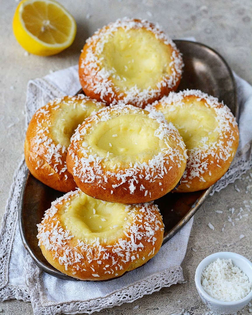 Ватрушки с заварным лимонным кремом