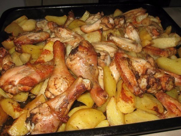 ​Картофель с курицей в духовке