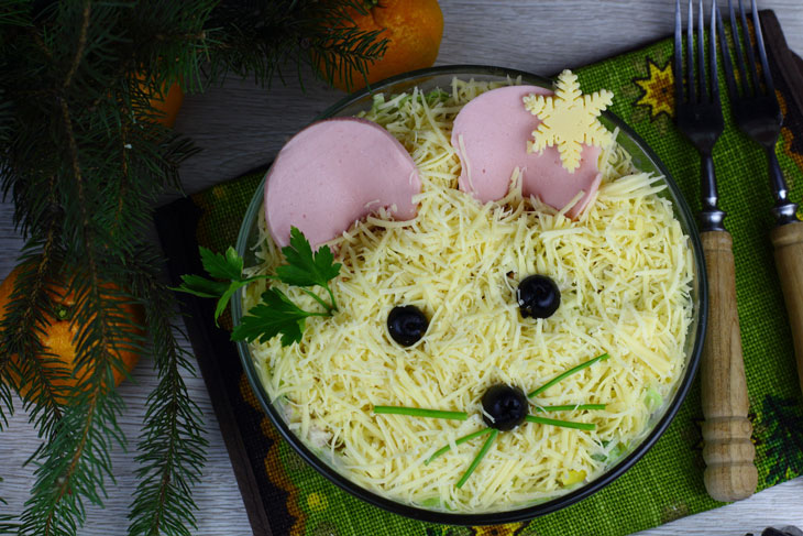 Новогодний салат «Мышка» с курицей