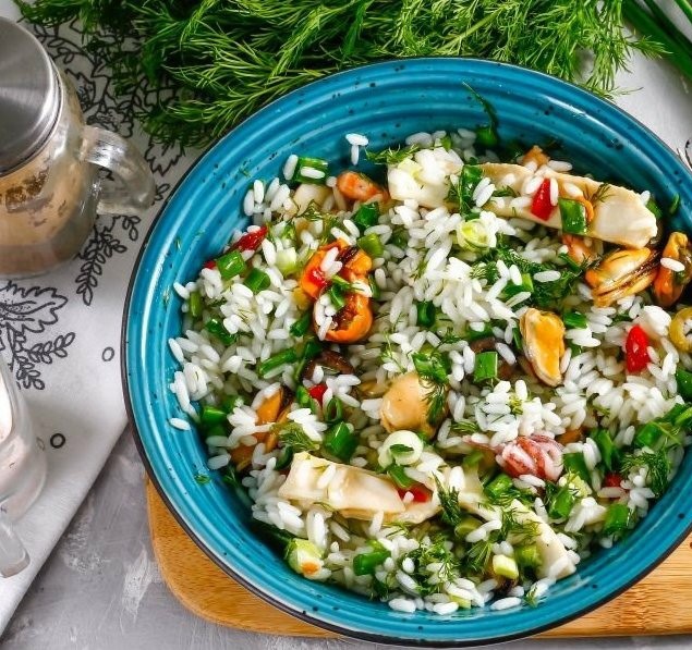 Салат "Морской коктейль" Салат "Морской коктейль"