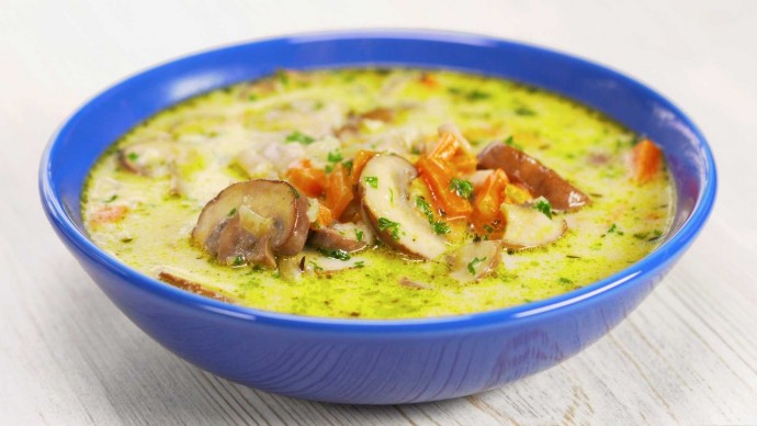​Сливочный суп с грибами и куриным филе