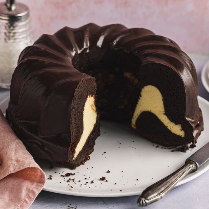 ​Шоколадный кекс с начинкой "Чизкейк"
