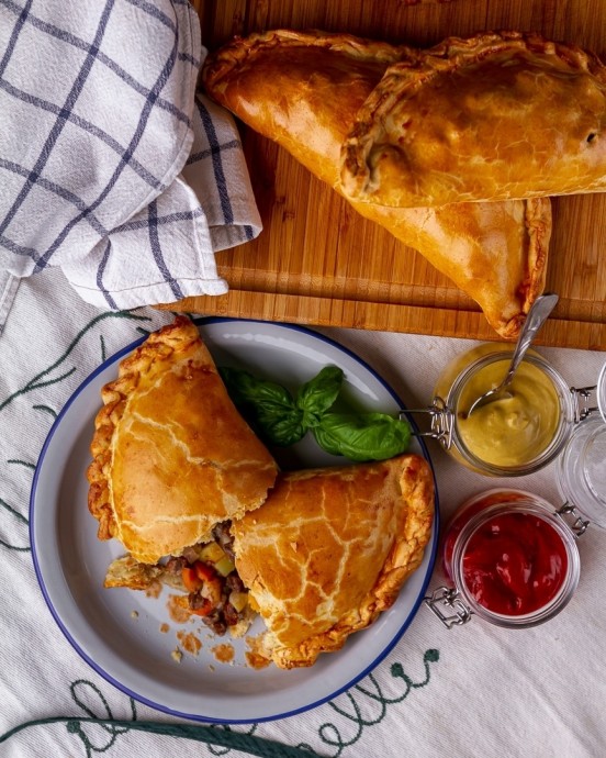 Корнуоллские пироги с мясом Корнуоллские пироги с мясом