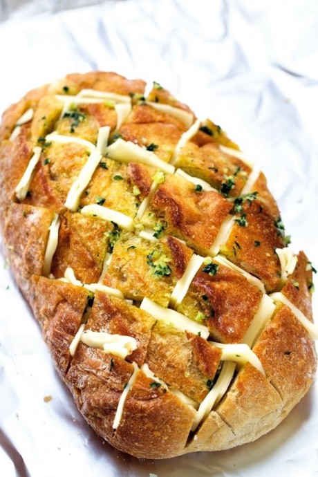 ​Чесночный хлеб с сыром