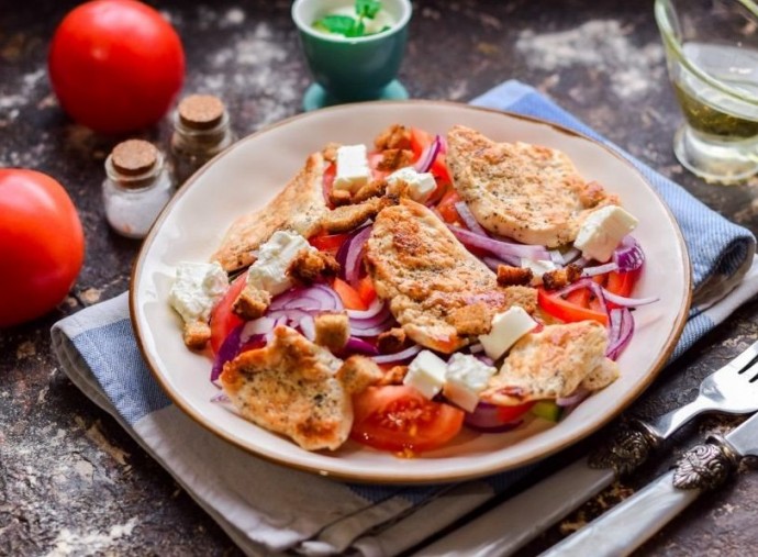 Салат с сыром фета и куриным филе Салат с сыром фета и куриным филе