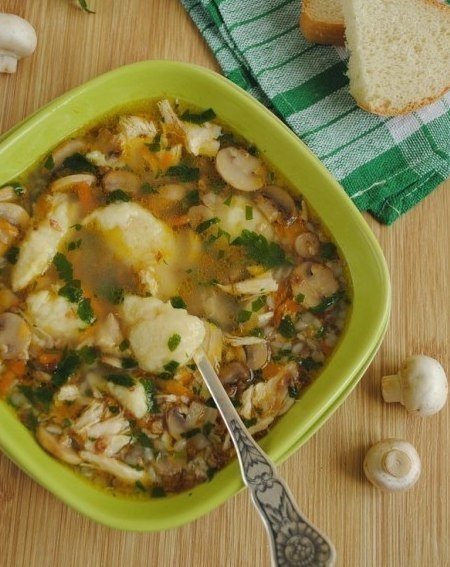 ​Гречневый суп с грибами и картофельными клецками