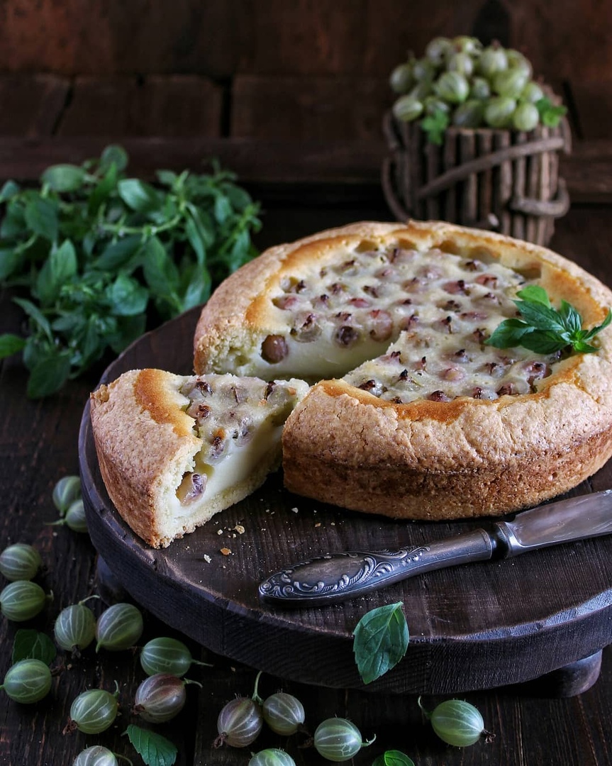 Пирог с крыжовником