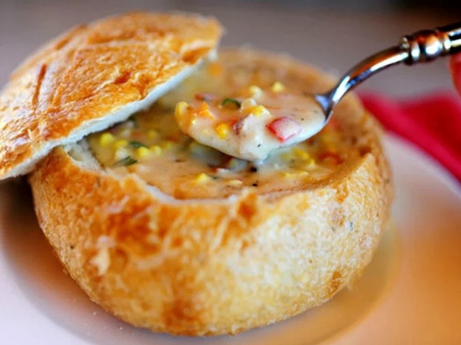 Крем-суп в хлебном горшке