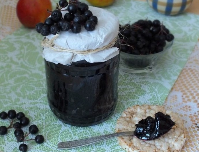 ​Варенье из черноплодной рябины с яблоками