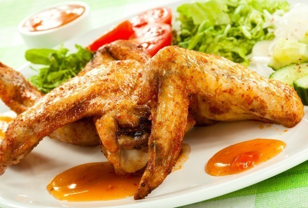 Куриные крылышки в медово-чесночном соусе Куриные крылышки в медово-чесночном соусе