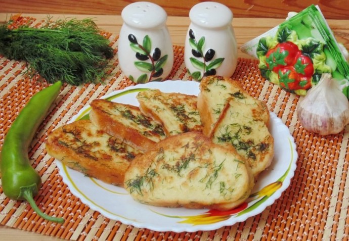 Гренки с укропом и чесноком