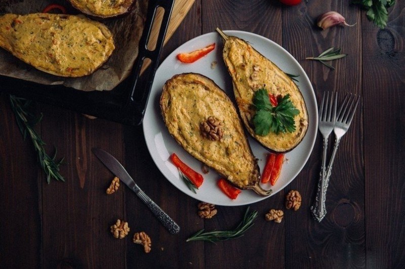 Баклажаны, фаршированные брынзой и творогом Баклажаны, фаршированные брынзой и творогом