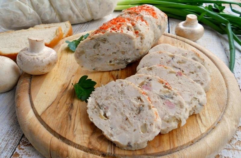 Домашняя куриная колбаса в мультиварке