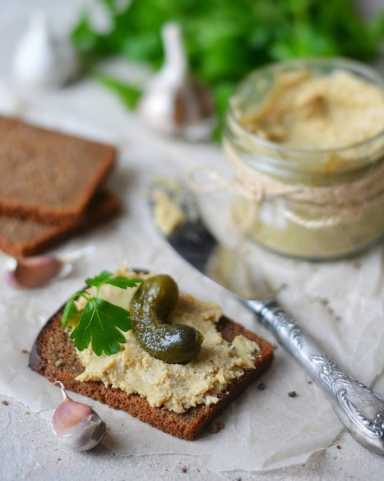 ​Домашний паштет из куриного филе с чесноком