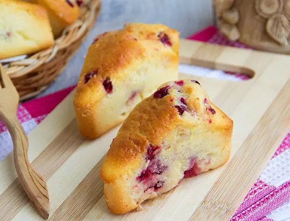 Йогуртовые кексы с клюквой Йогуртовые кексы с клюквой