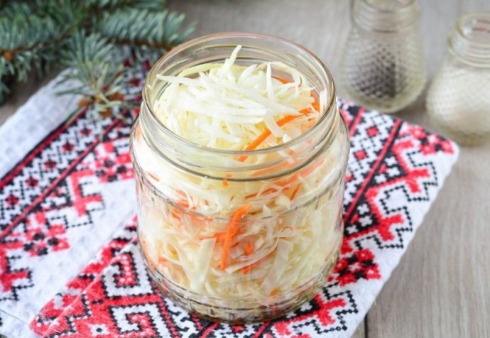 Квашеная капуста с морковкой и редькой Квашеная капуста с морковкой и редькой