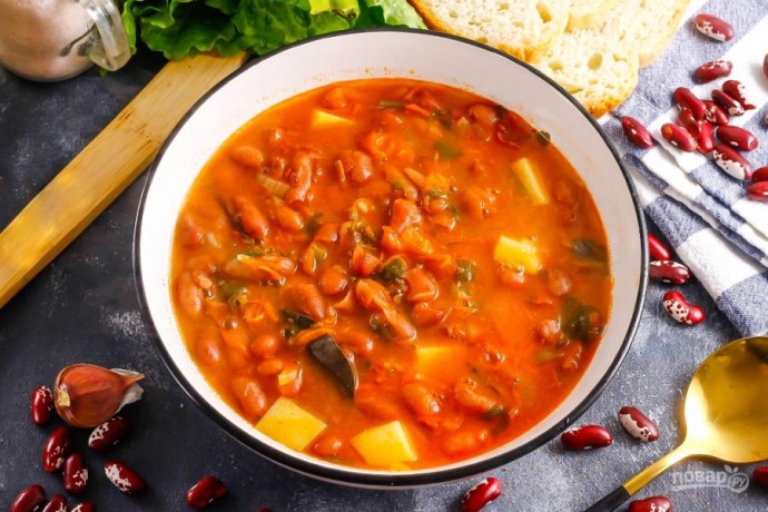 ​Фасолевый суп с томатной пастой