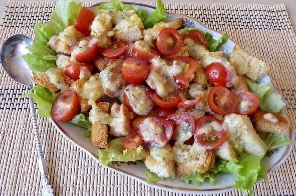 Салат "Цезарь" с курицей Салат "Цезарь" с курицей