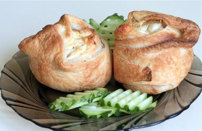 Пирожки слоёные с курицей и сыром Пирожки слоёные с курицей и сыром