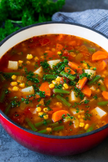 ​Овощной суп с кукурузой и томатами