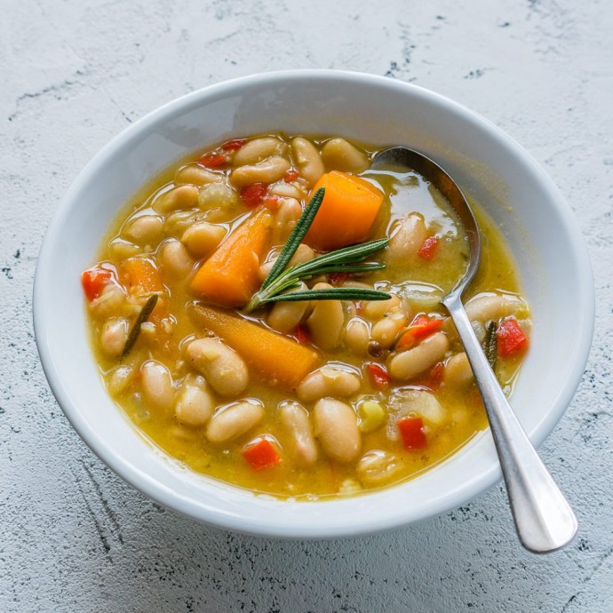 ​Овощной суп с фасолью и болгарским перцем