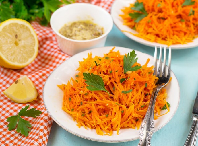 Французский морковный салат с лимоном и дижонской горчицей