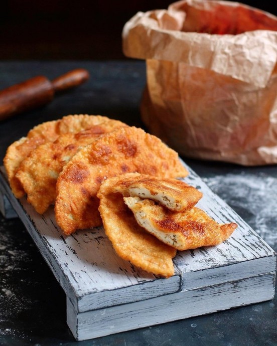 ​Чебуреки с творогом, сыром и зеленью