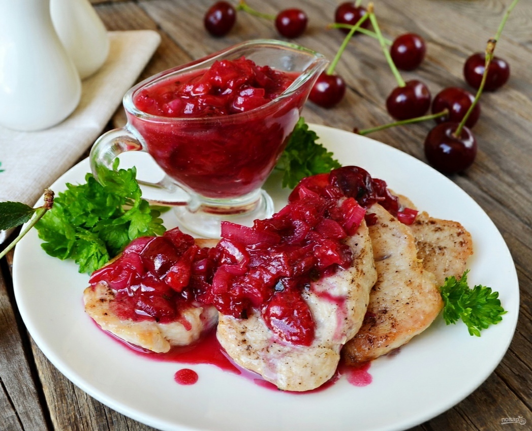 Жареное индюшиное филе с базиликовым соусом