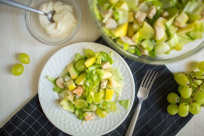 ​Салат с курицей и виноградом