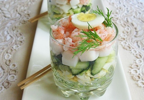 Фото к рецепту: Салат из кальмаров.