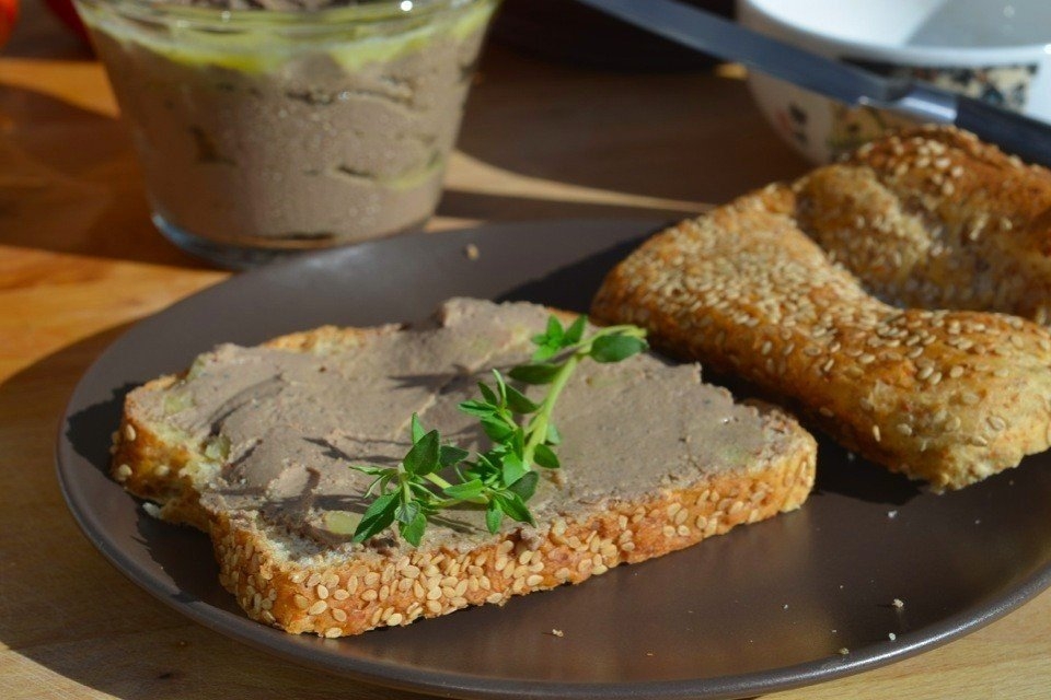 Рецептуры паштетов. Печеночный паштет ,(куриной печени). Бутерброды из паштета. Бутерброды с печеночным паштетом. Паштет из куриной печени.