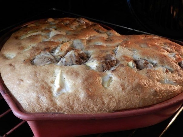 Фото к рецепту: Шарлотка