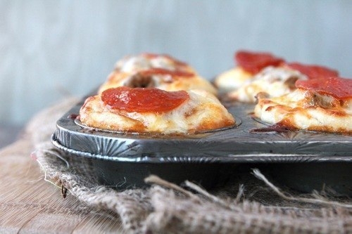Фото к рецепту: Пицца - капкейки.