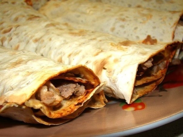 Фото к рецепту: Ламаджо на лаваше