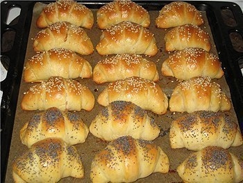 Фото к рецепту: Рогалики на кефире