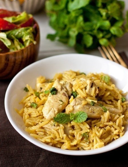 Фото к рецепту: Курица с рисом и карри