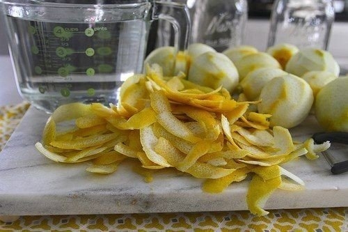 Фото к рецепту: Домашнее лимончелло